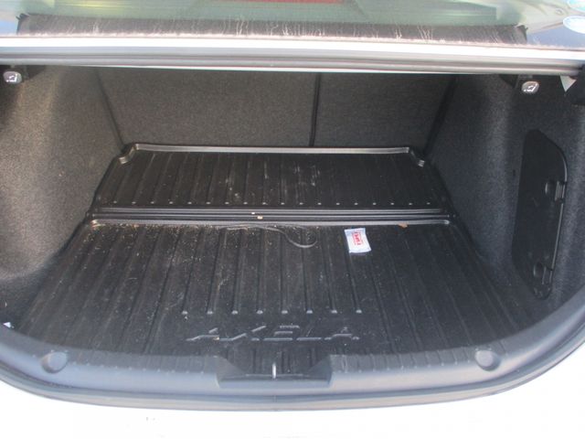 Mazda AXELA 2017-12 180780-14