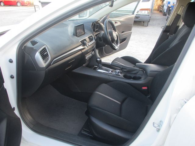 Mazda AXELA 2017-12 180780-11
