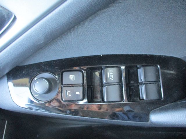 Mazda AXELA 2017-12 180780-20