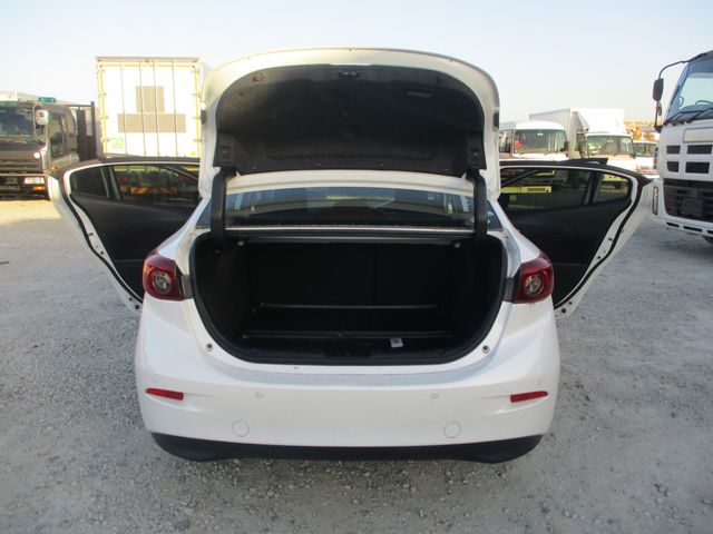 Mazda AXELA 2017-12 180780-13