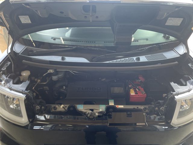 Toyota Pixis Mega 2018-01 6629-24