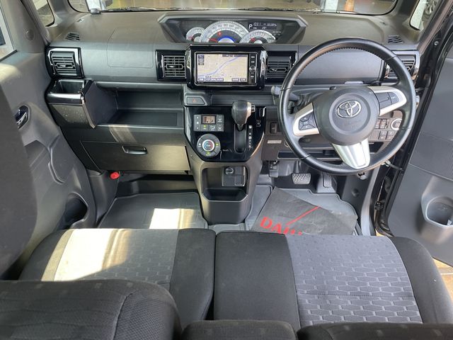Toyota Pixis Mega 2018-01 6629-11