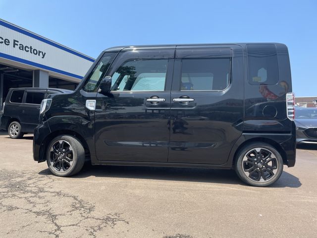 Toyota Pixis Mega 2018-01 6629-7