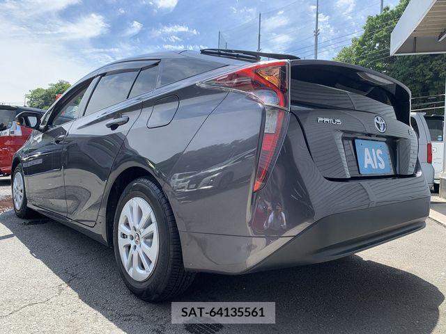 Toyota PRIUS 2017-04 282111-7