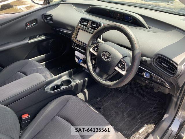 Toyota PRIUS 2017-04 282111-14