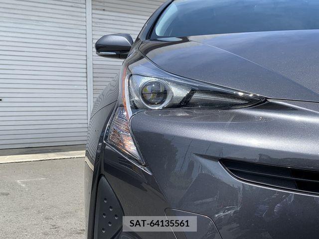 Toyota PRIUS 2017-04 282111-11