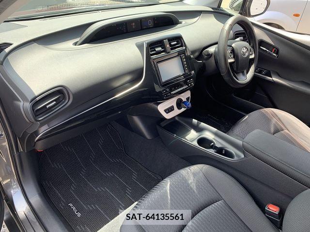 Toyota PRIUS 2017-04 282111-17