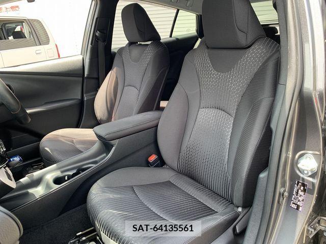 Toyota PRIUS 2017-04 282111-16