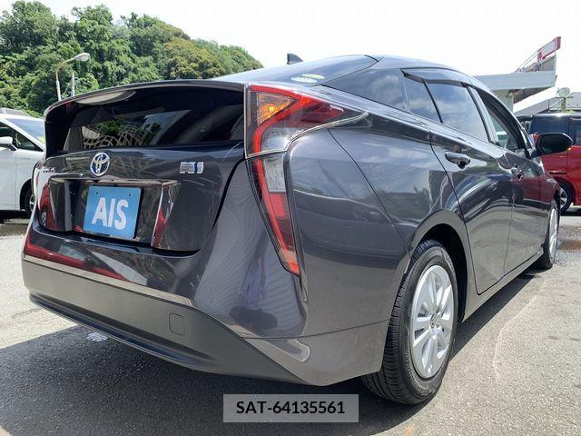 Toyota PRIUS 2017-04 282111-1