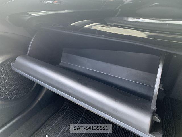 Toyota PRIUS 2017-04 282111-28