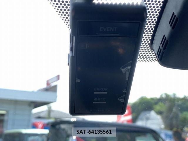 Toyota PRIUS 2017-04 282111-27