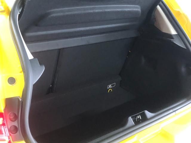 Renault LUTECIA 2020-03 17606-14