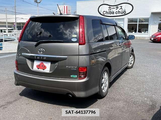 Toyota ISIS 2010-01 347119-2