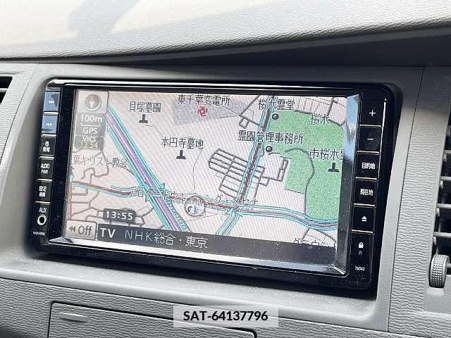 Toyota ISIS 2010-01 347119-4
