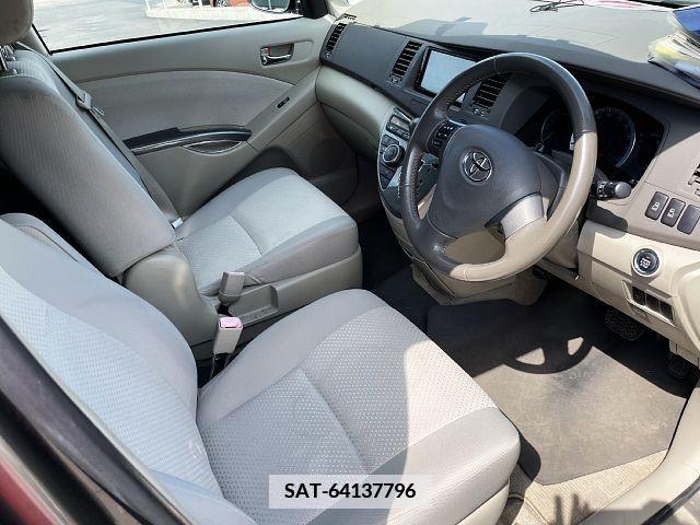 Toyota ISIS 2010-01 347119-1