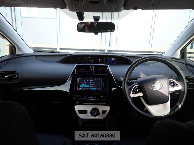 Toyota PRIUS 2019-01 322360-1