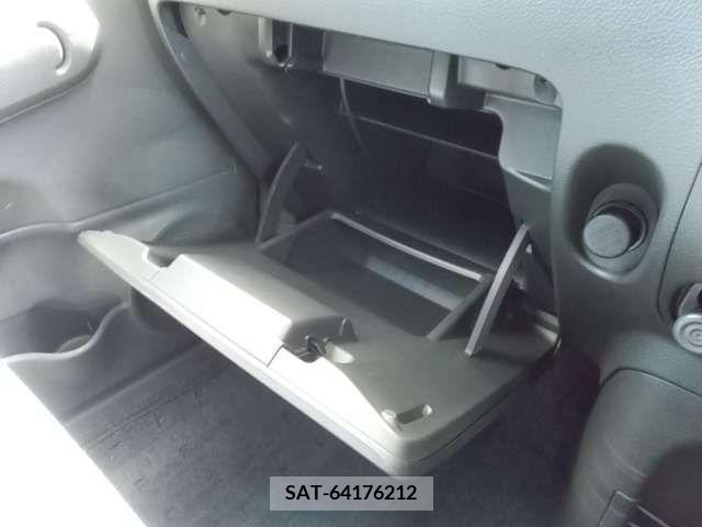 Nissan CUBE 2012-07 295411-11