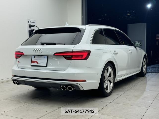 Audi S4 2019-07 293126-1