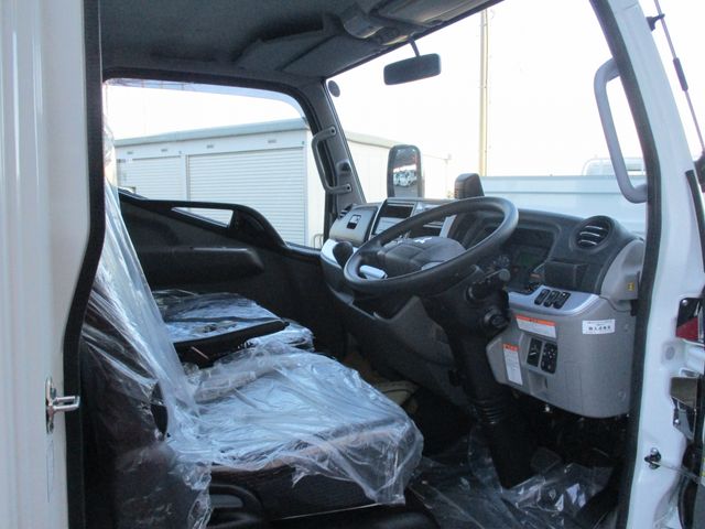 Mitsubishi CANTER 2023-06 10617-20