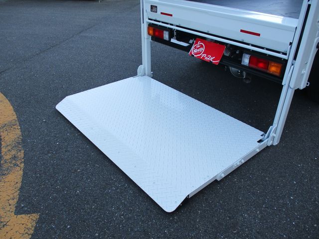 Mitsubishi CANTER 2023-06 10617-9
