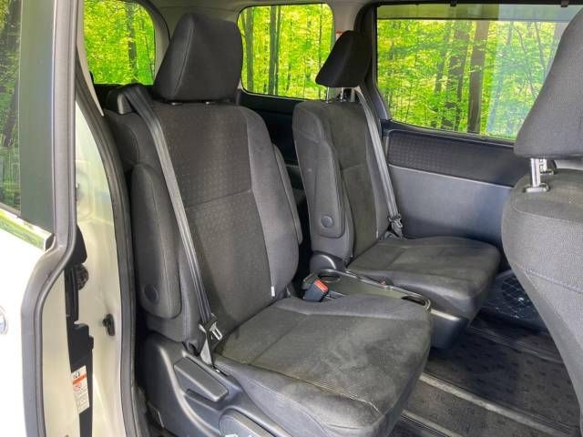 Toyota VOXY HYBRID 2014-12 189868-9