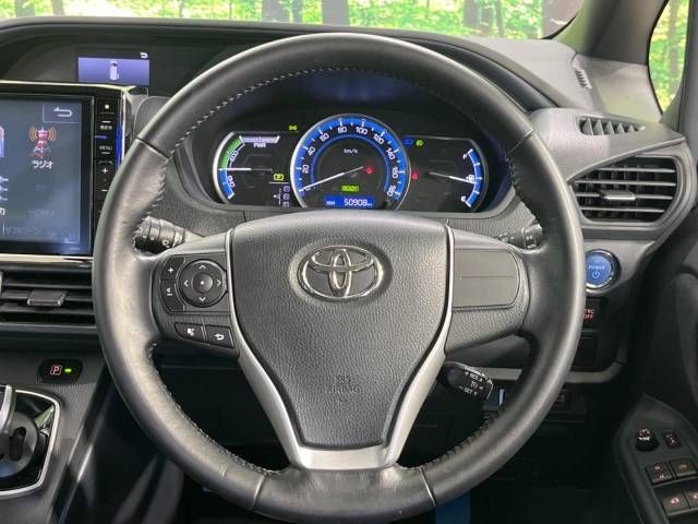 Toyota VOXY HYBRID 2014-12 189868-12
