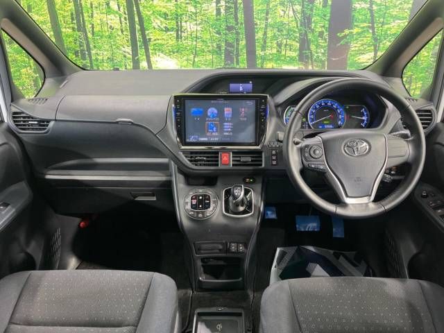 Toyota VOXY HYBRID 2014-12 189868-1