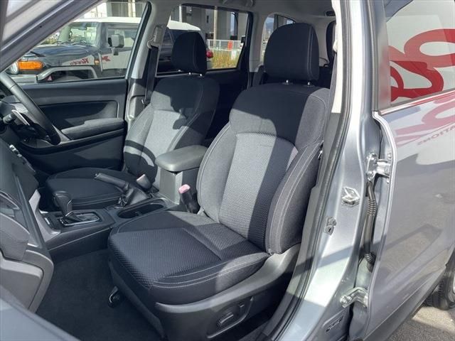 Subaru FORESTER 2013-04 194730-21