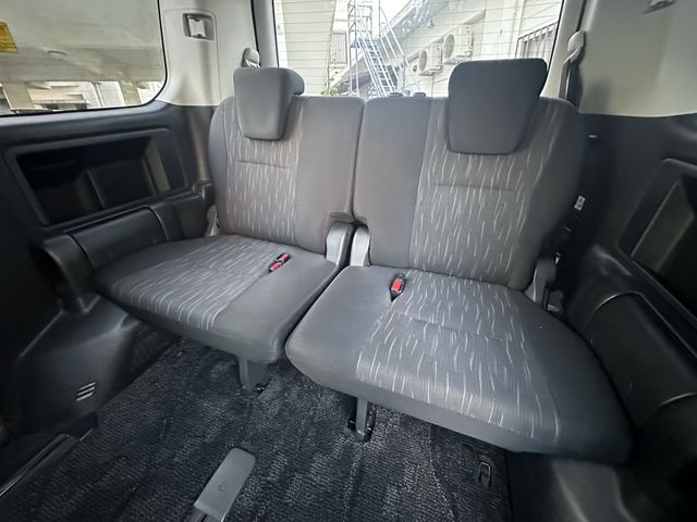 Toyota VOXY 2012-09 15165-6