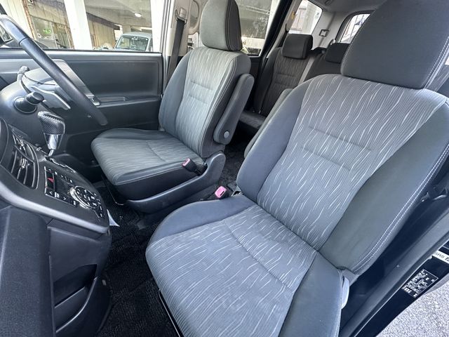 Toyota VOXY 2012-09 15165-4