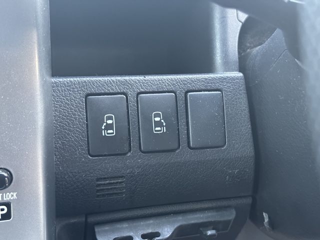 Toyota VOXY 2012-09 15165-9