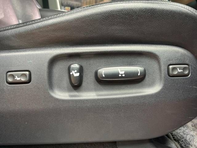 Toyota LAND CRUISER 2011-12 189276-8