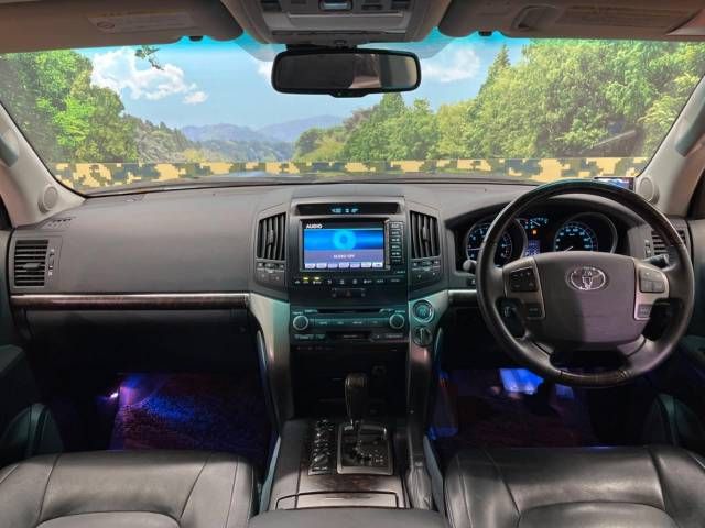 Toyota LAND CRUISER 2011-12 189276-1
