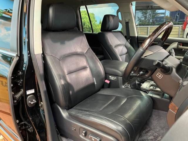 Toyota LAND CRUISER 2011-12 189276-11
