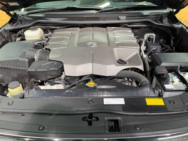 Toyota LAND CRUISER 2011-12 189276-19