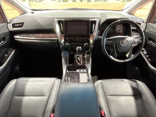 Toyota ALPHARD 2021-10 194203-1