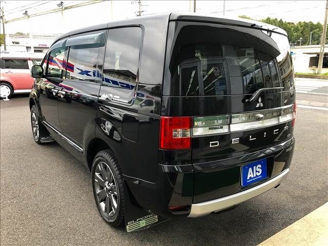 Mitsubishi DELICA D5 2018-01 180774-2