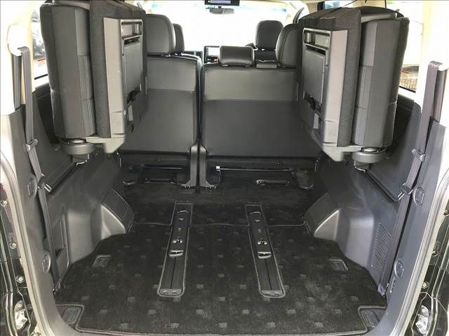 Mitsubishi DELICA D5 2018-01 180774-29