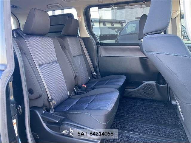 Toyota VOXY 2014-10 247589-13