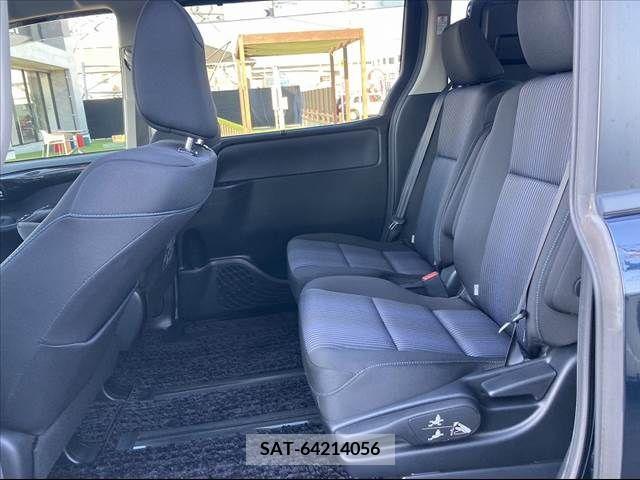 Toyota VOXY 2014-10 247589-12