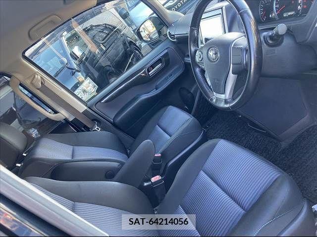 Toyota VOXY 2014-10 247589-10
