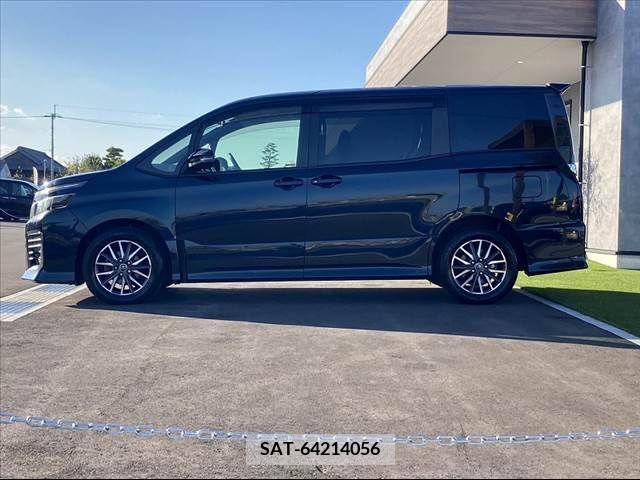 Toyota VOXY 2014-10 247589-8