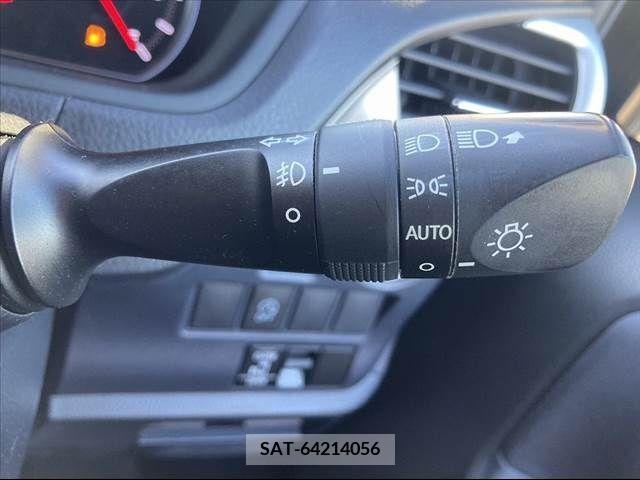 Toyota VOXY 2014-10 247589-25