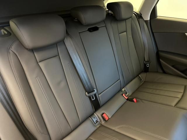 Audi A4 2021-02 19905-14