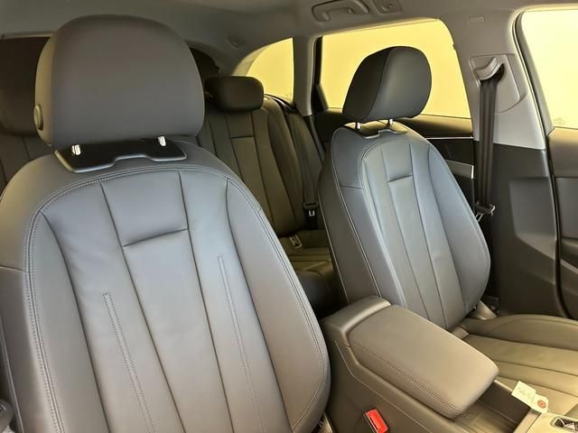 Audi A4 2021-02 19905-13
