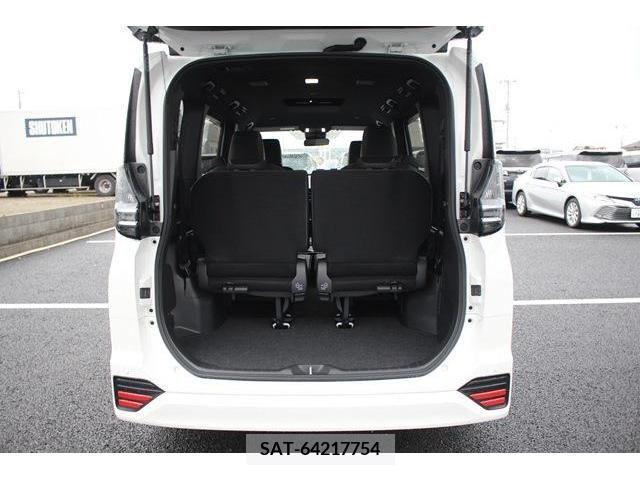 Toyota VOXY 2023-03 289056-17