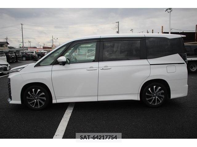 Toyota VOXY 2023-03 289056-8