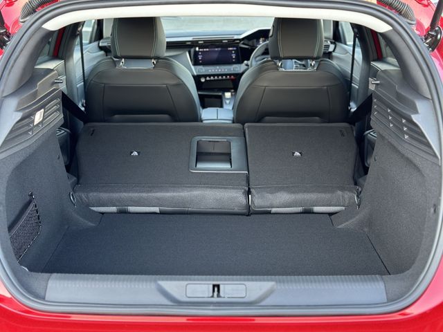 Peugeot 308 2023-03 15205-19