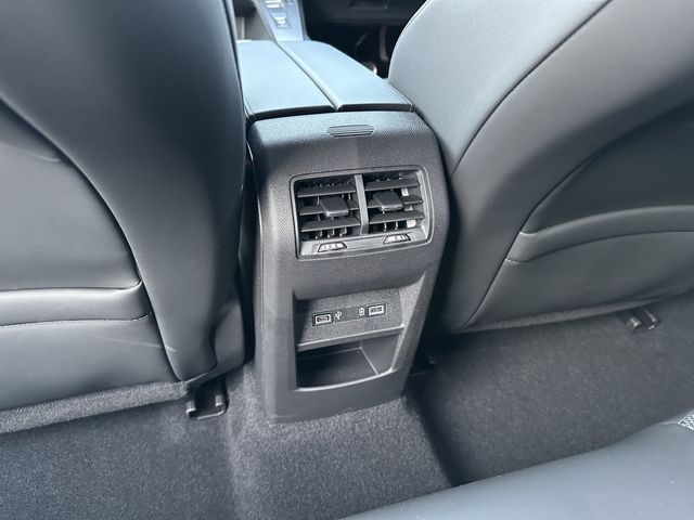 Peugeot 308 2023-03 15205-16
