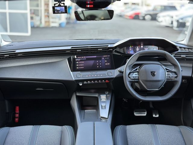 Peugeot 308 2023-03 15205-1